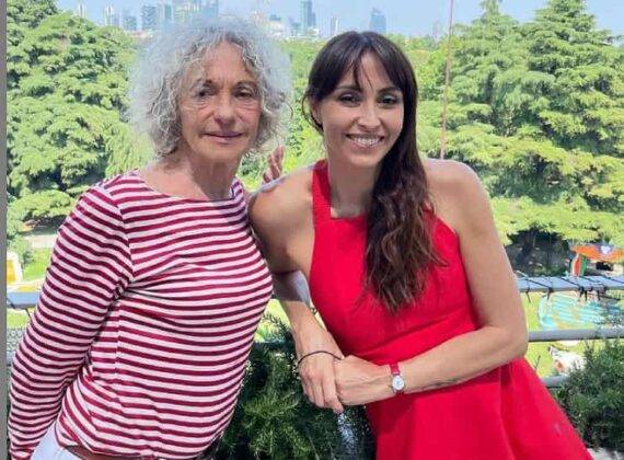 Benedetta Parodi La Foto Con La Mamma Diventa Virale A Chi Assomiglia