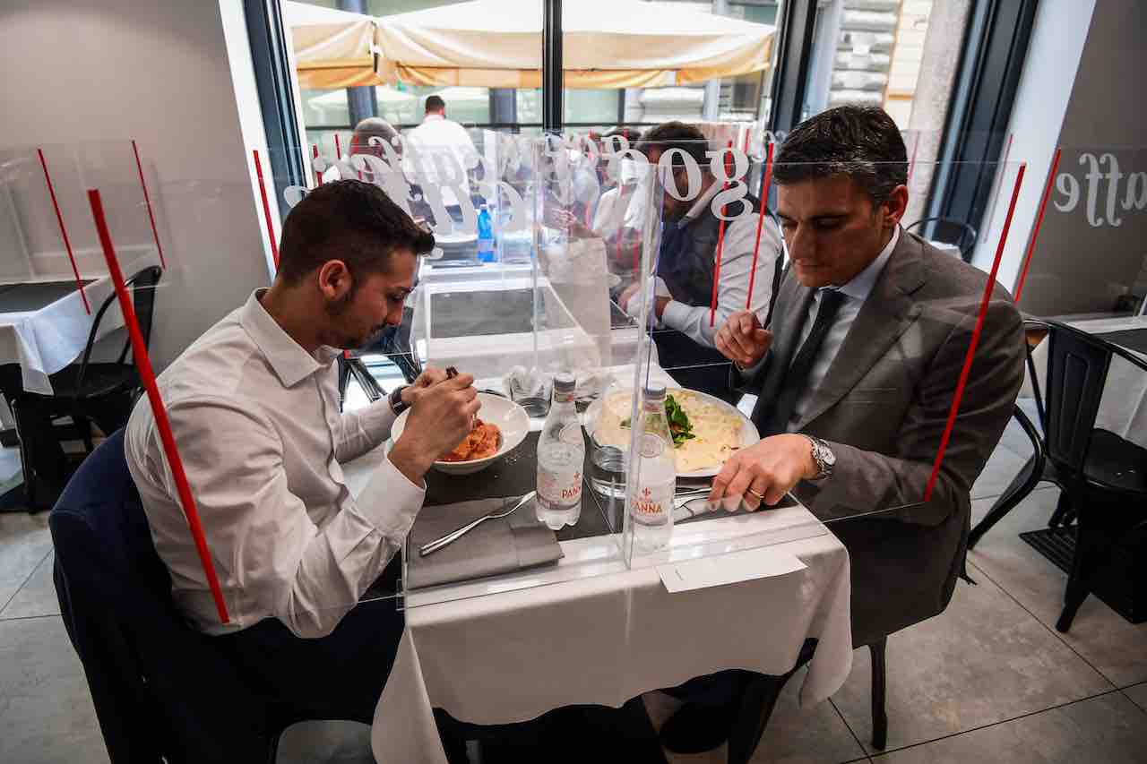 La metamorfosi delle trattorie durante la pandemia (Getty Images)