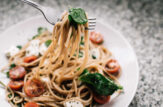 Spaghetti integrali con pomodori