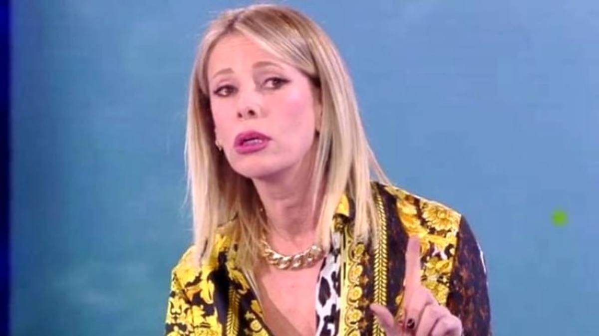 Alessia Marcuzzi all'Isola dei famosi