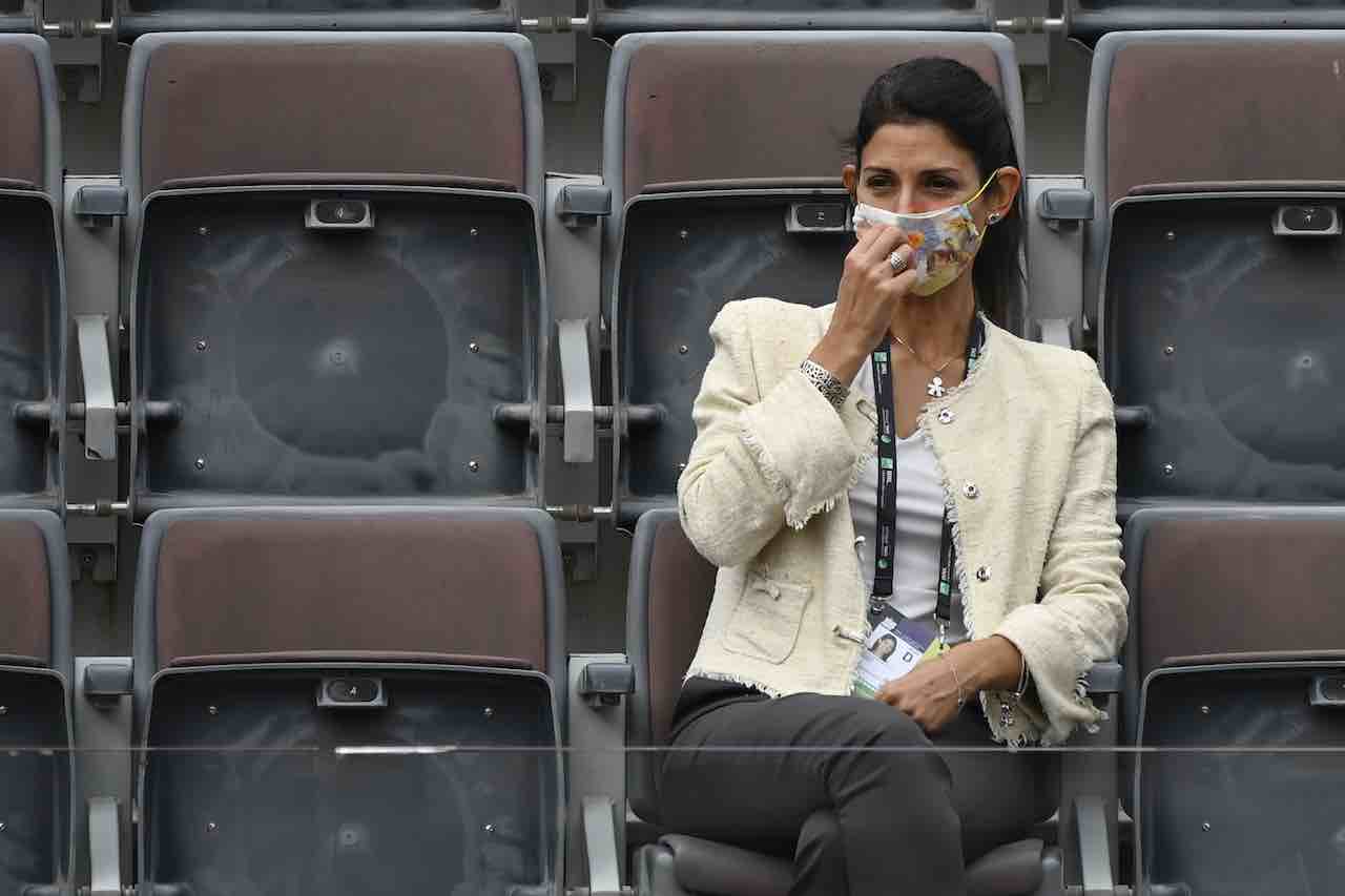 Raggi, il Sindaco di Roma saluta Gigi Proietti (Getty Images)