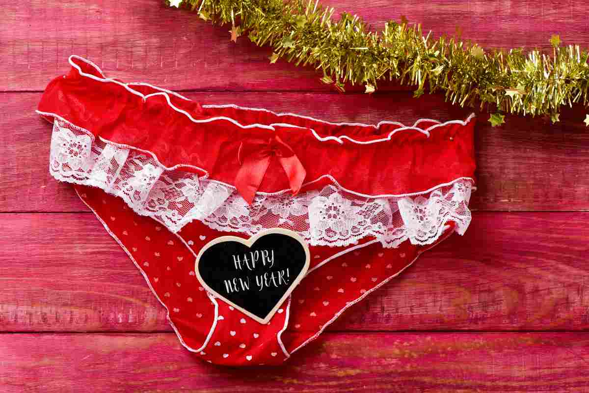 Mutande rosse a Capodanno: perché non devi comprarle