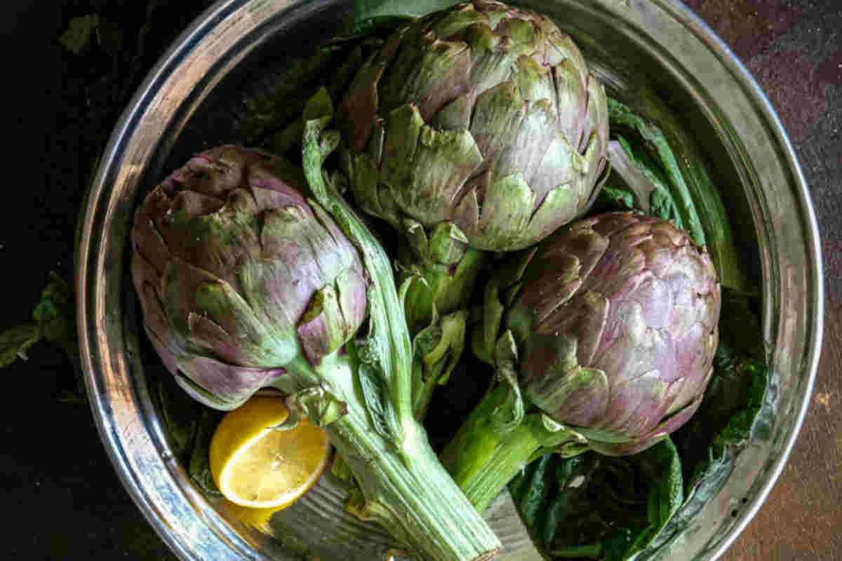 Carciofi da ammorbidire con il limone