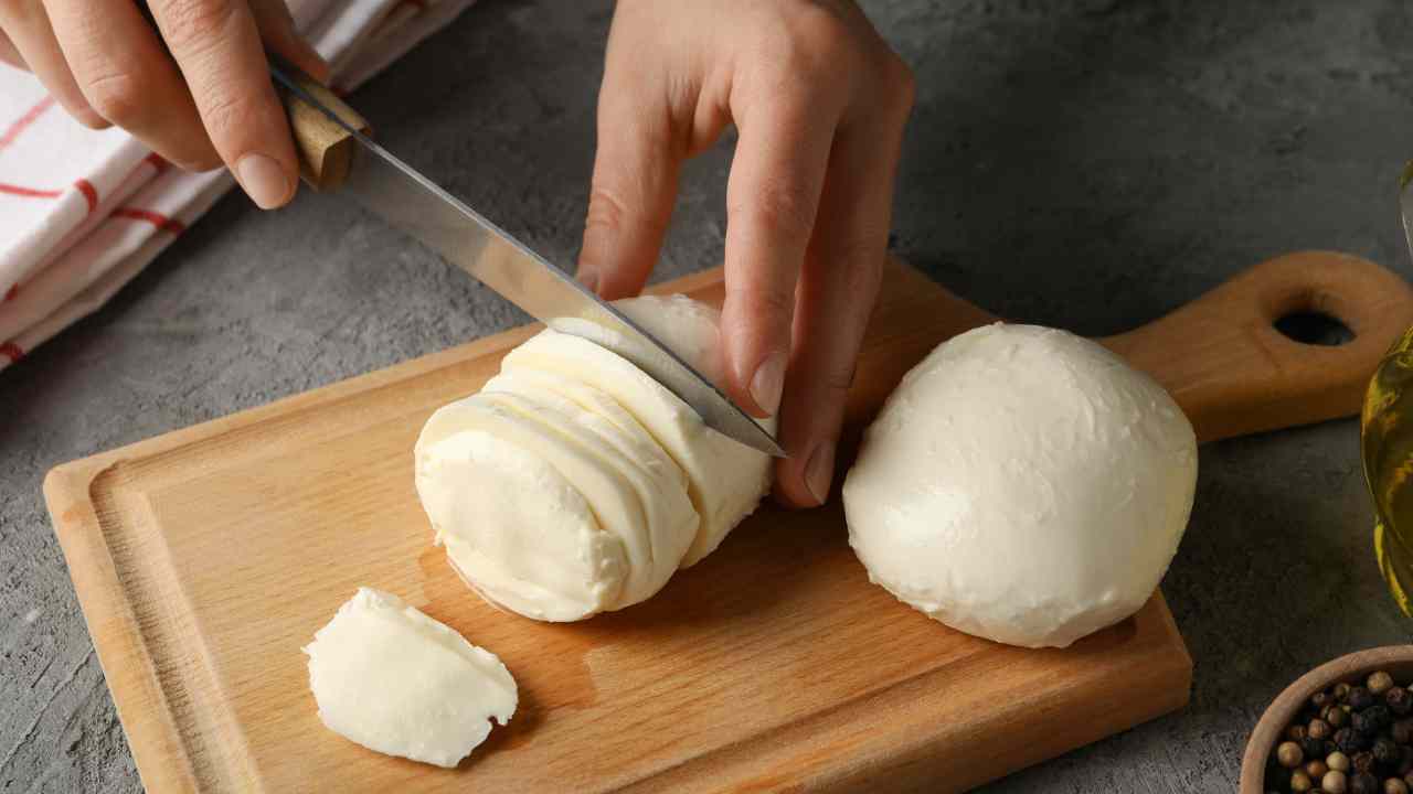 taglio mozzarella