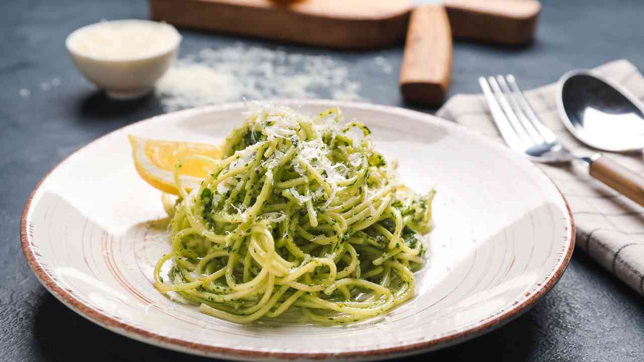 spaghetti pesto