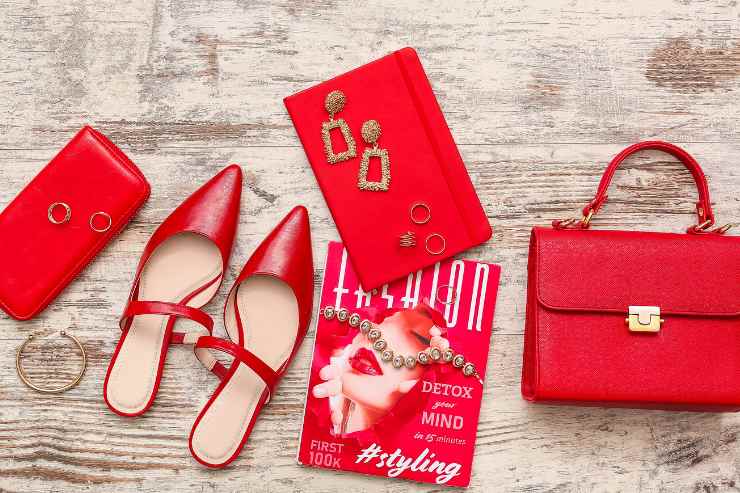 scarpe rosse e accessori