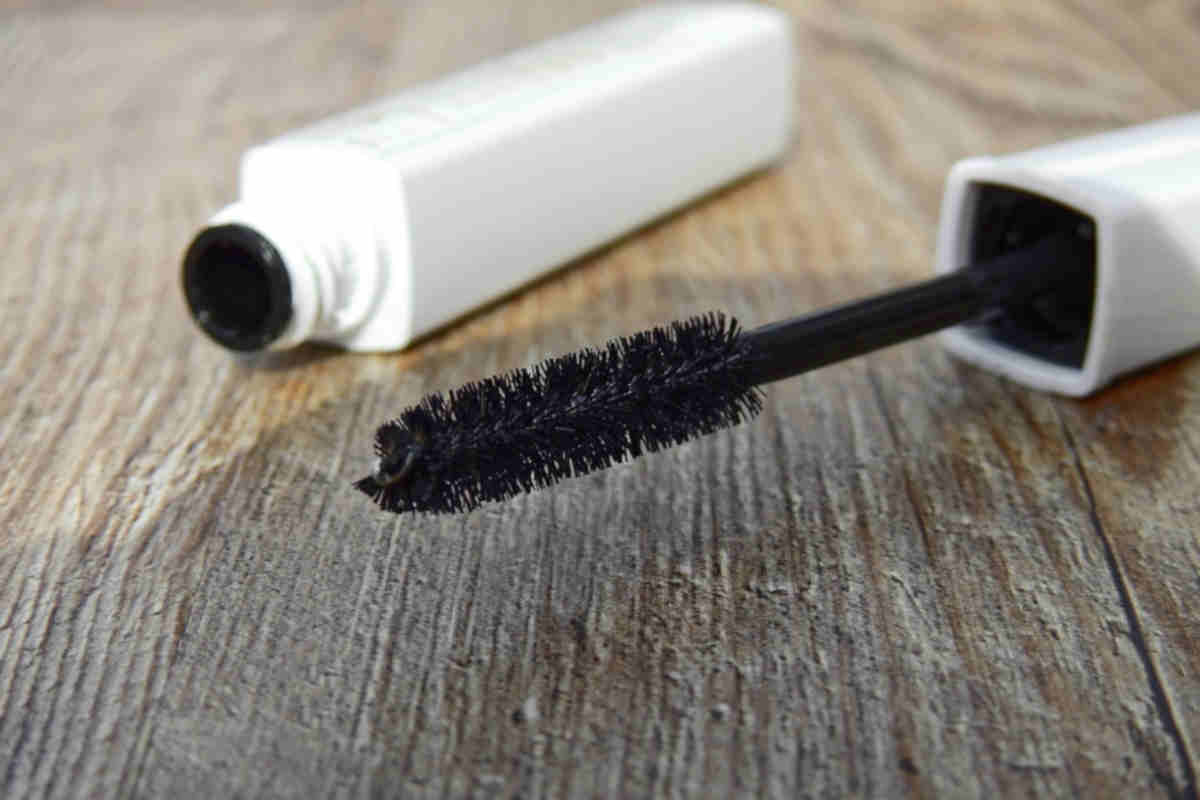 confezione mascara aperta