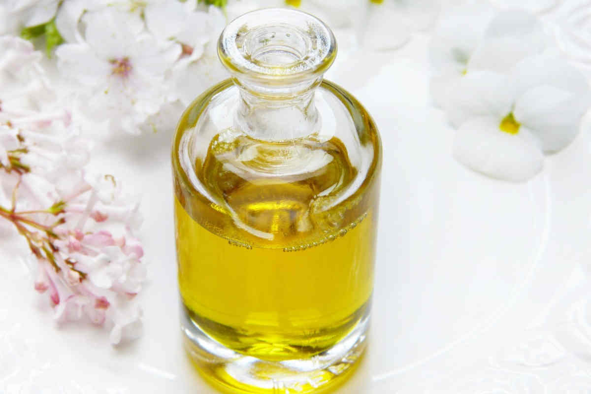 Olio per bagno ai capelli