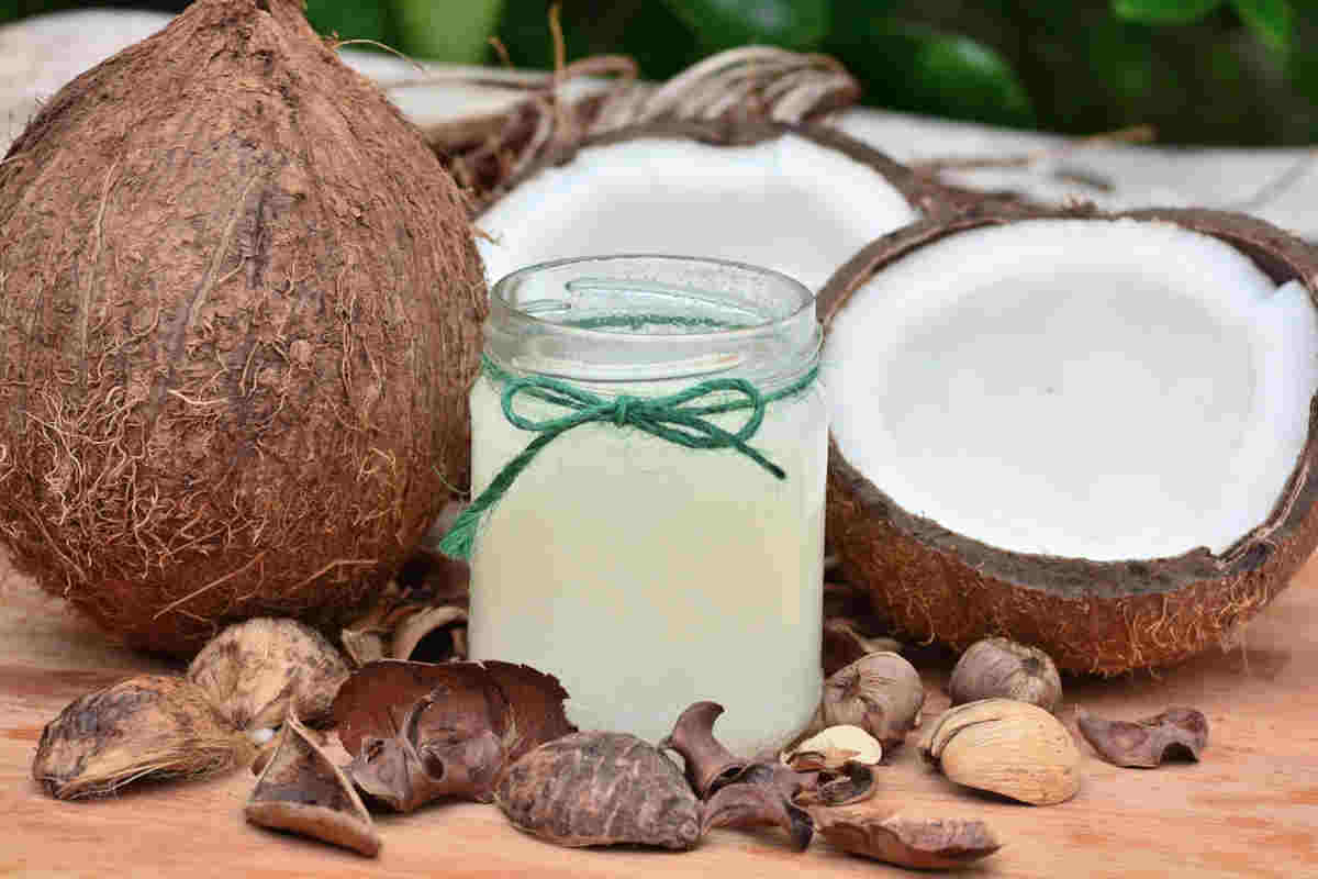 Olio di cocco per bagno ai capelli