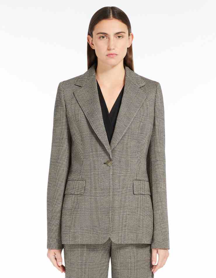 modella Max Mara blazer monopetto