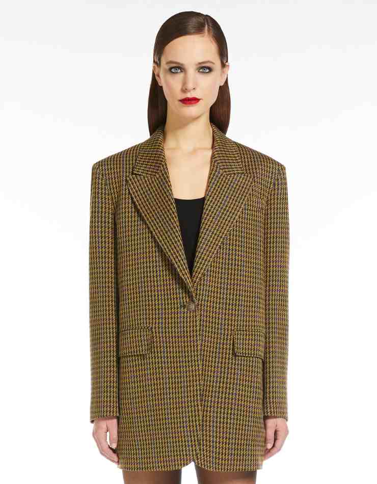 modella Max Mara blazer over