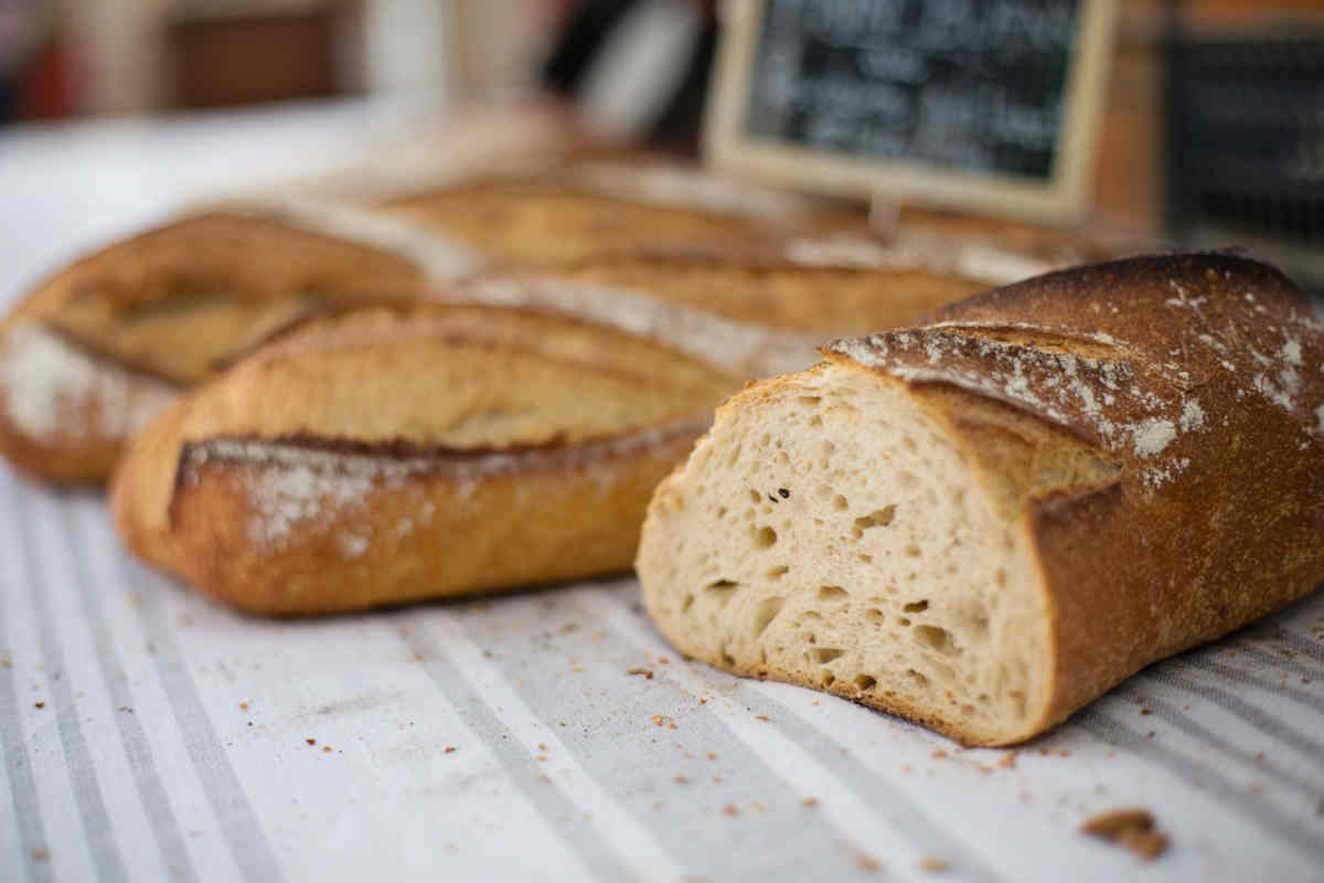 Baguette per crostino salsiccia e stracchino