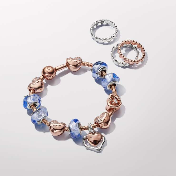 anelli e bracciale con charm