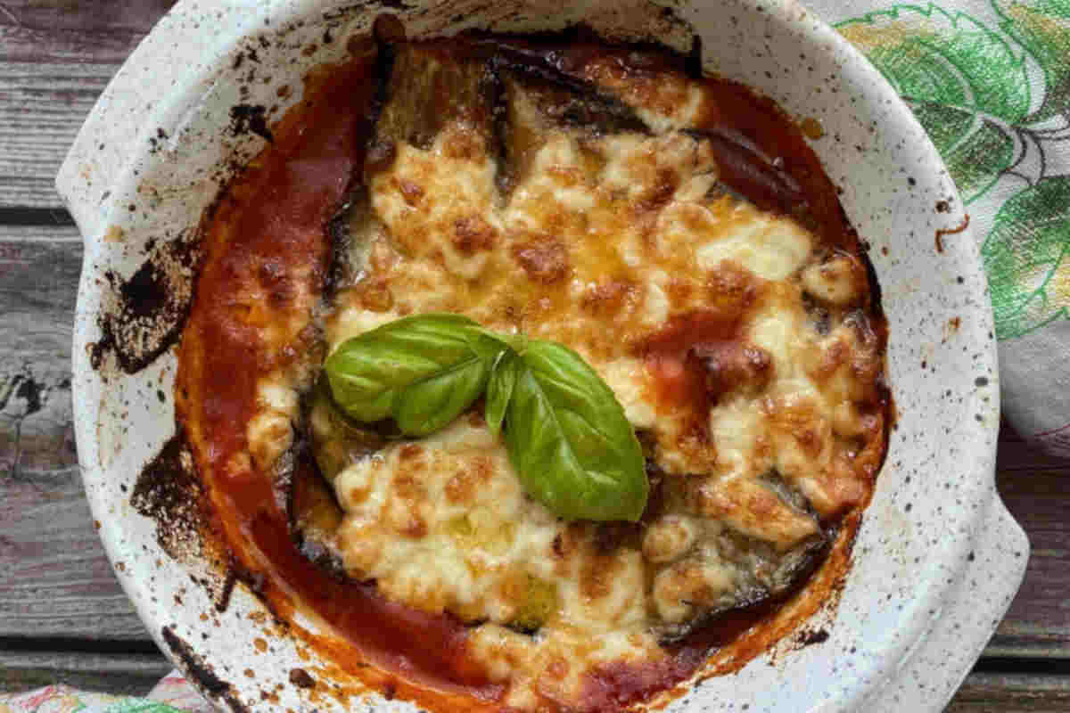 Parmigiana di zucchine con pomodoro