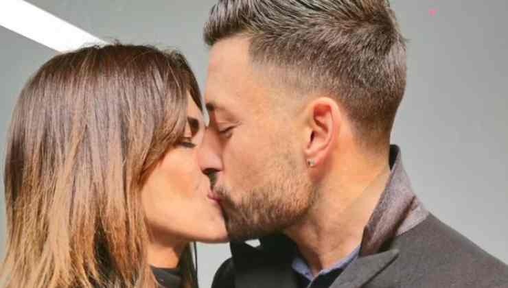 bacio tra bianca guaccero e giovanni pernice