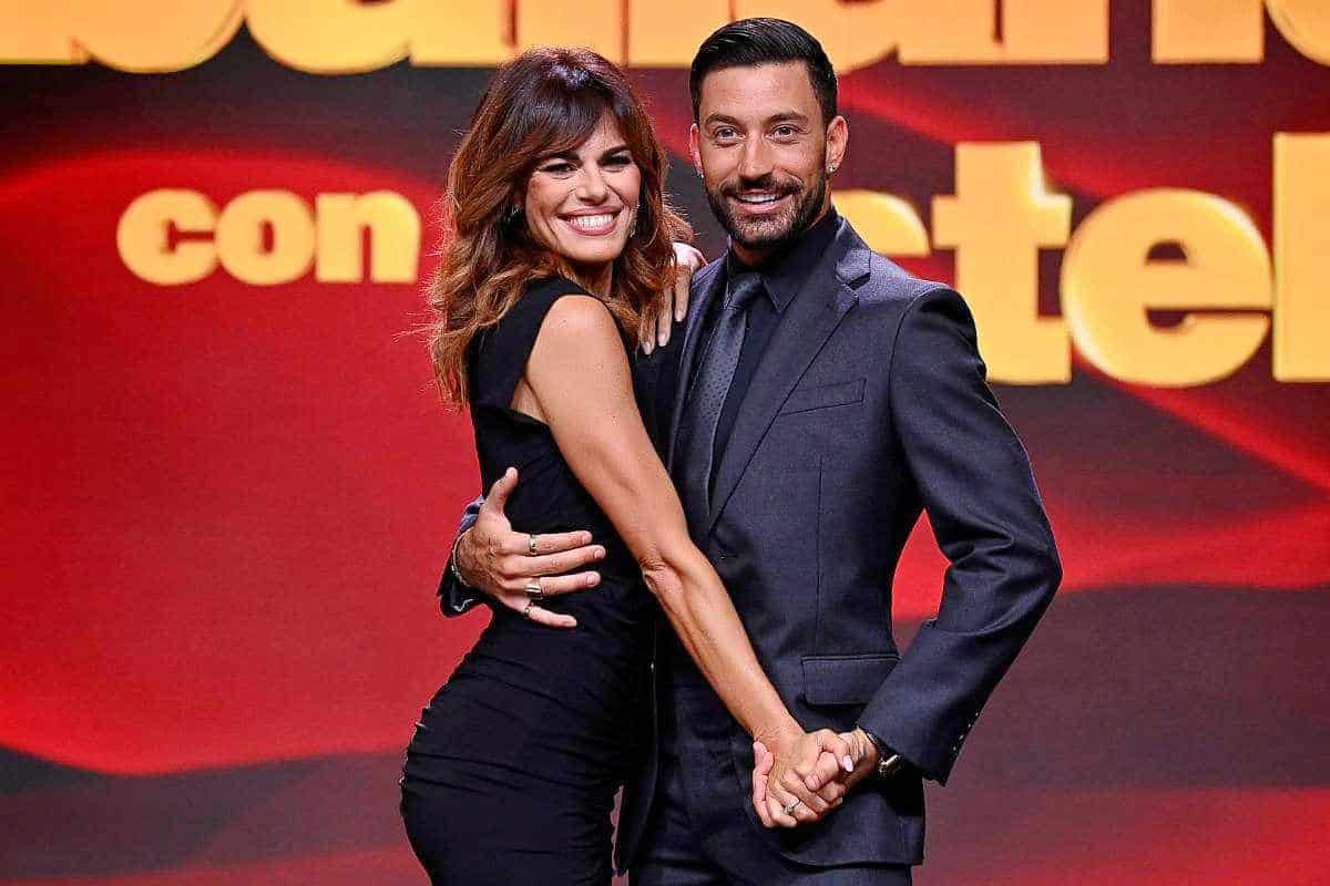 bianca guaccero e giovanni pernice abbracciati