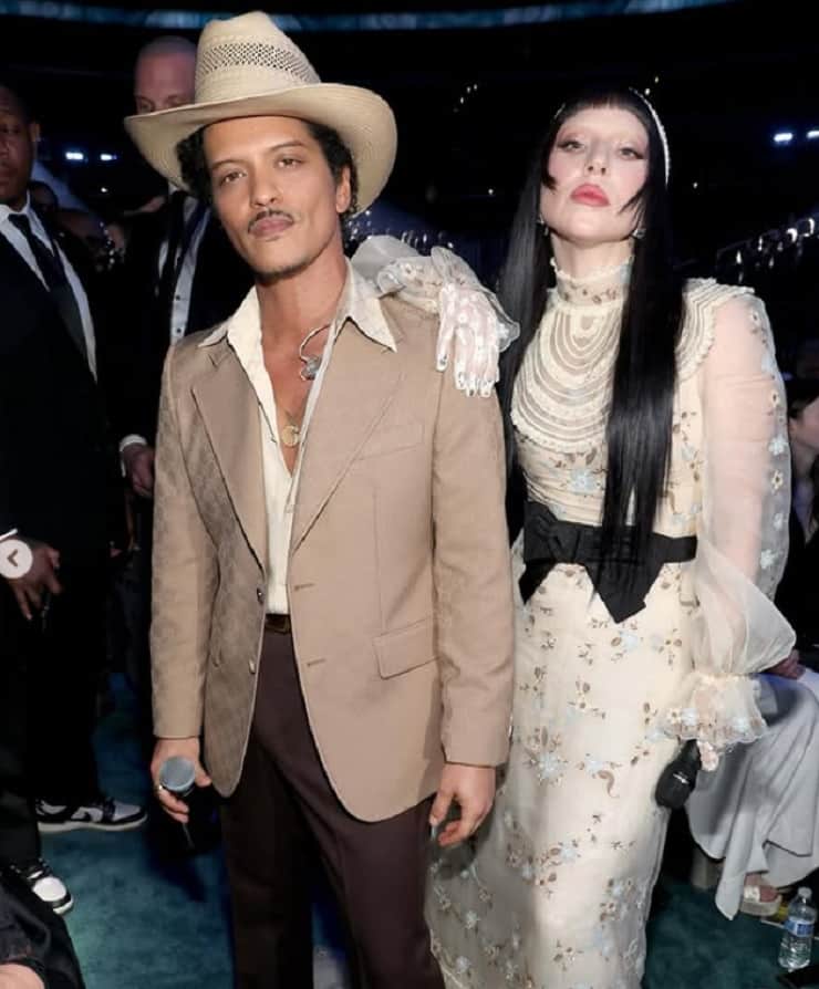 bruno amrs e lady gaga ai grammy 2025